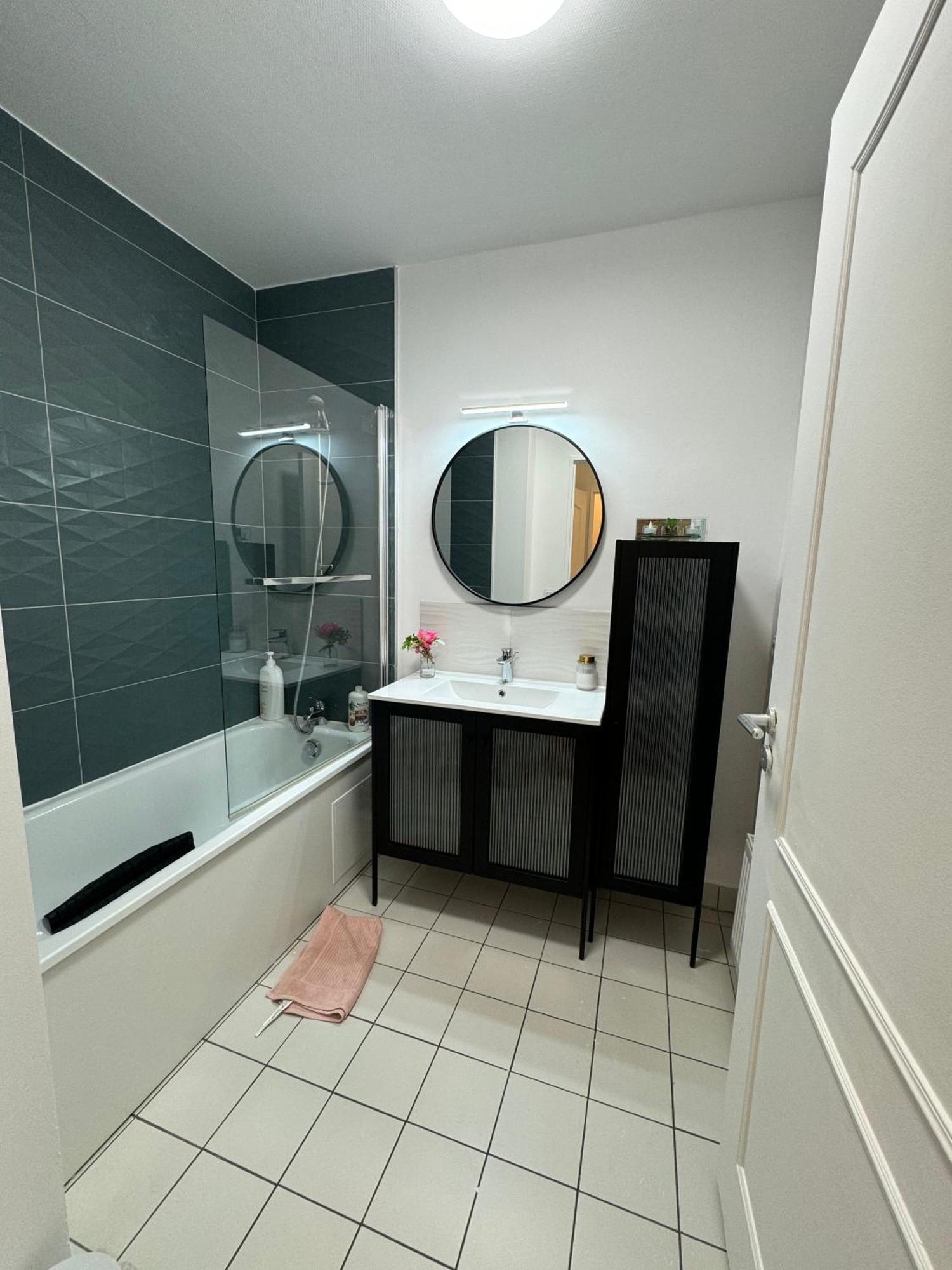 Excellent Apartment For Familly Clichy Eksteriør billede